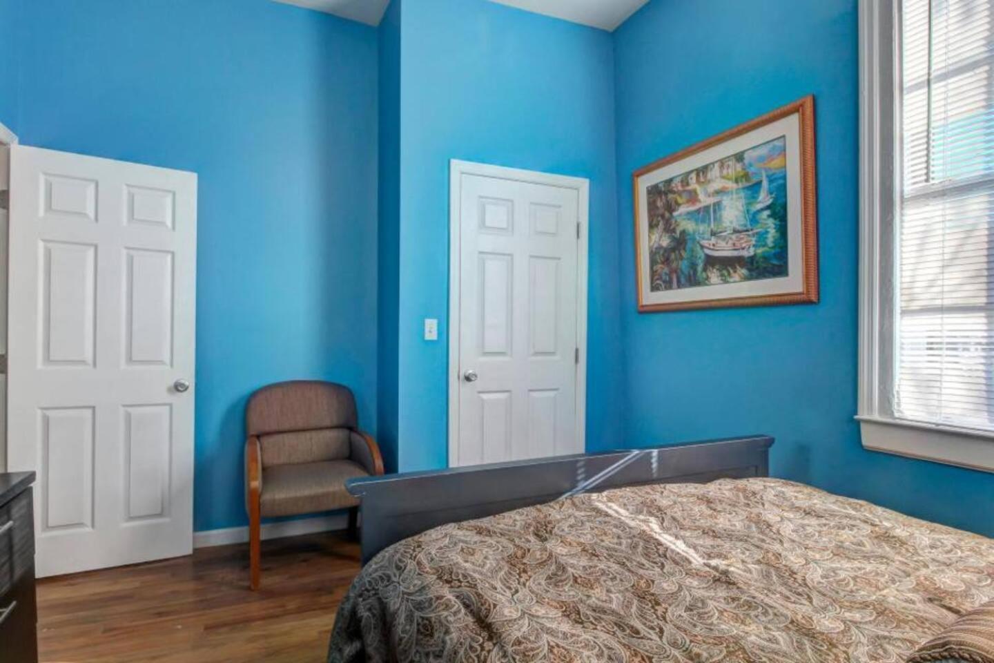 Entire 2bd, Near Forsyth Park Apartment