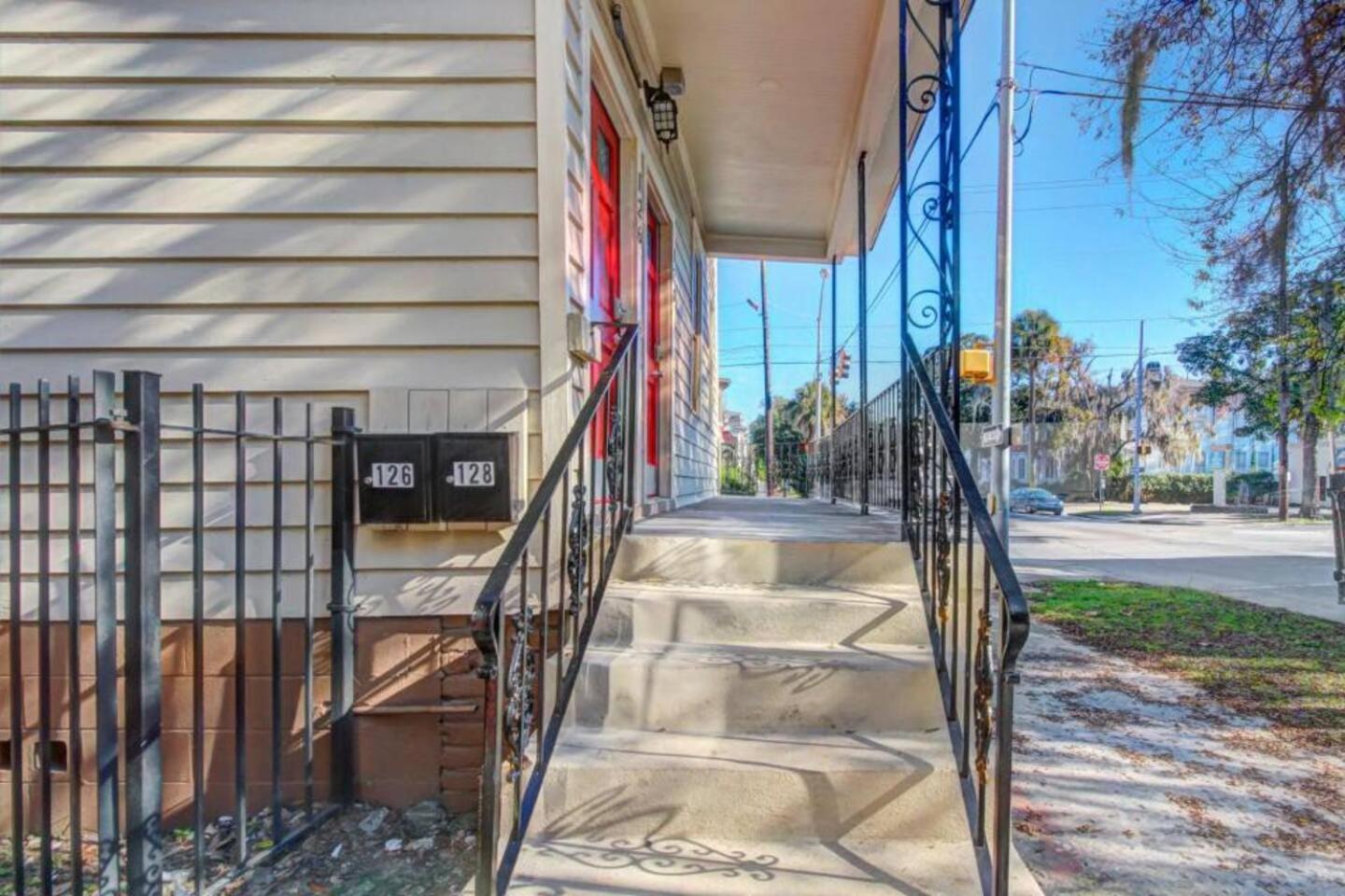Entire 2bd, Near Forsyth Park Apartment Savannah